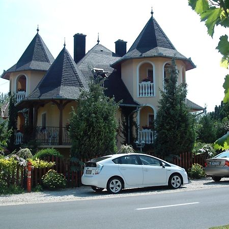Ilona Kis Kastély Panzió Hotel Keszthely Exterior foto