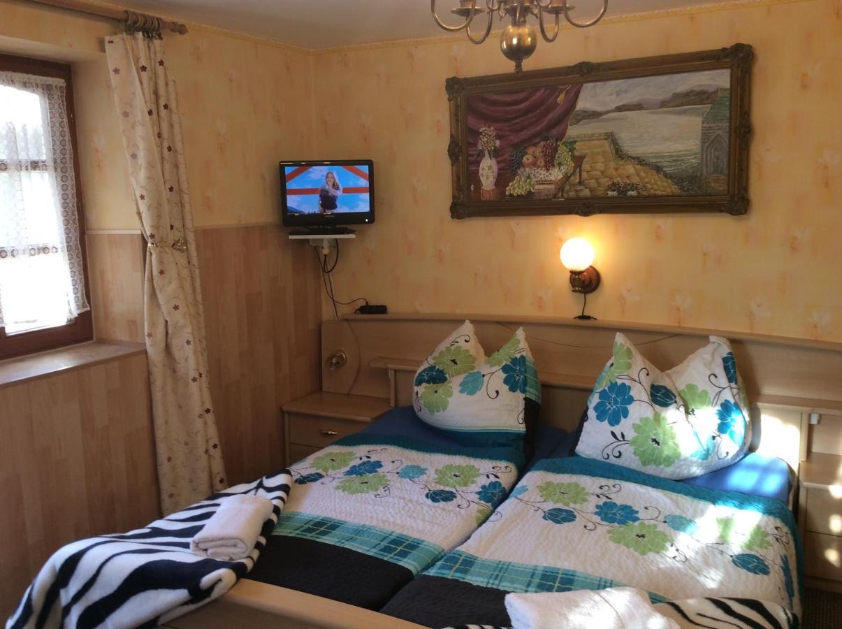 Ilona Kis Kastély Panzió Hotel Keszthely Exterior foto