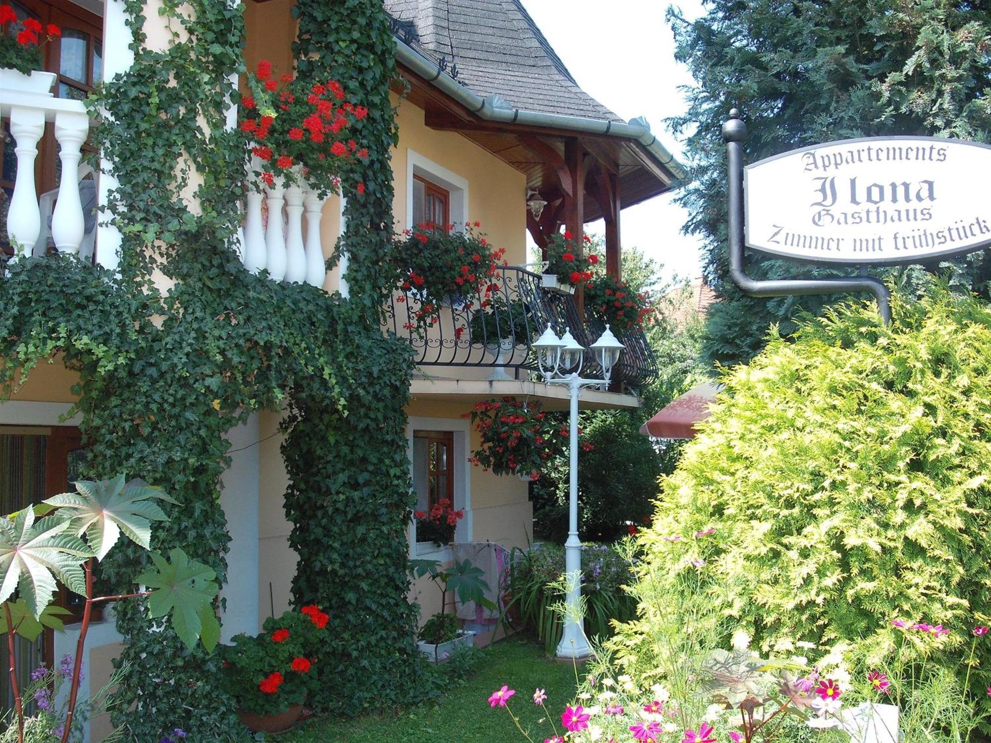 Ilona Kis Kastély Panzió Hotel Keszthely Exterior foto