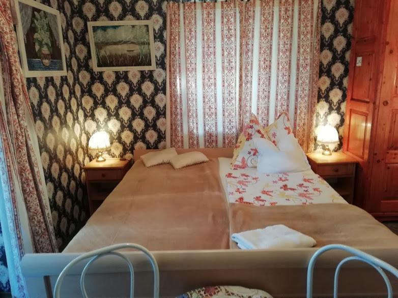 Ilona Kis Kastély Panzió Hotel Keszthely Exterior foto